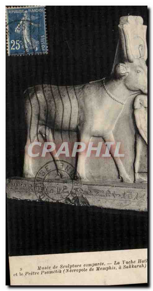 CPA Musee de sculture comparee La vache Hathor et le pretre Psametik (necropole de Memphis a Sakkarah)