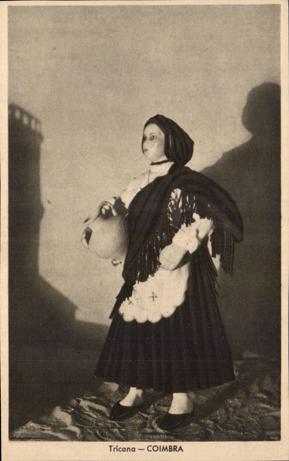 CPA Costumes portugais Exposition de Paris 1937 Tricana Coimbra Poupee