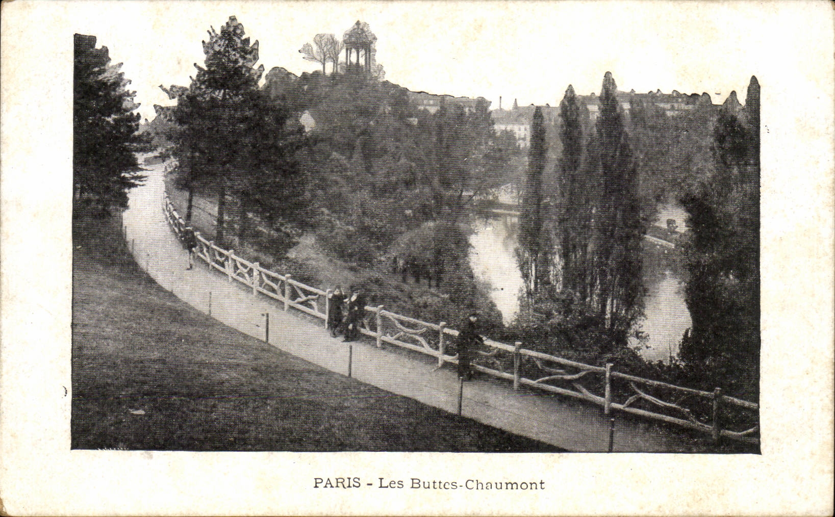 CPA Paris Les Buttes Chaumont