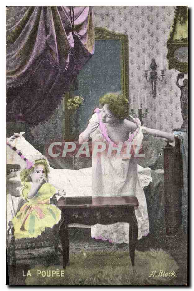 CPA Fantaisie Femme la poupee