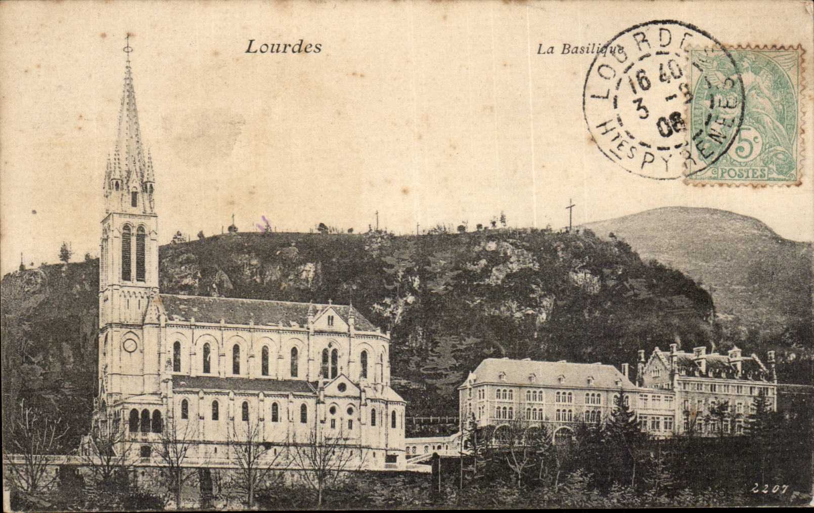 CPA Lourdes La basilique 