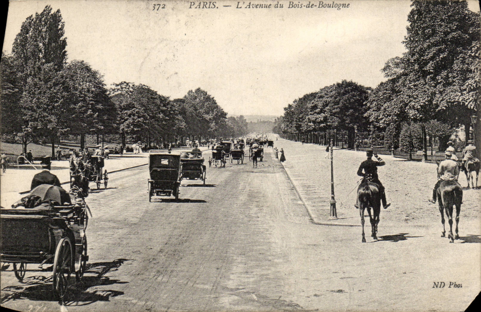 CPA Paris Avenue du Bois de Boulogne 