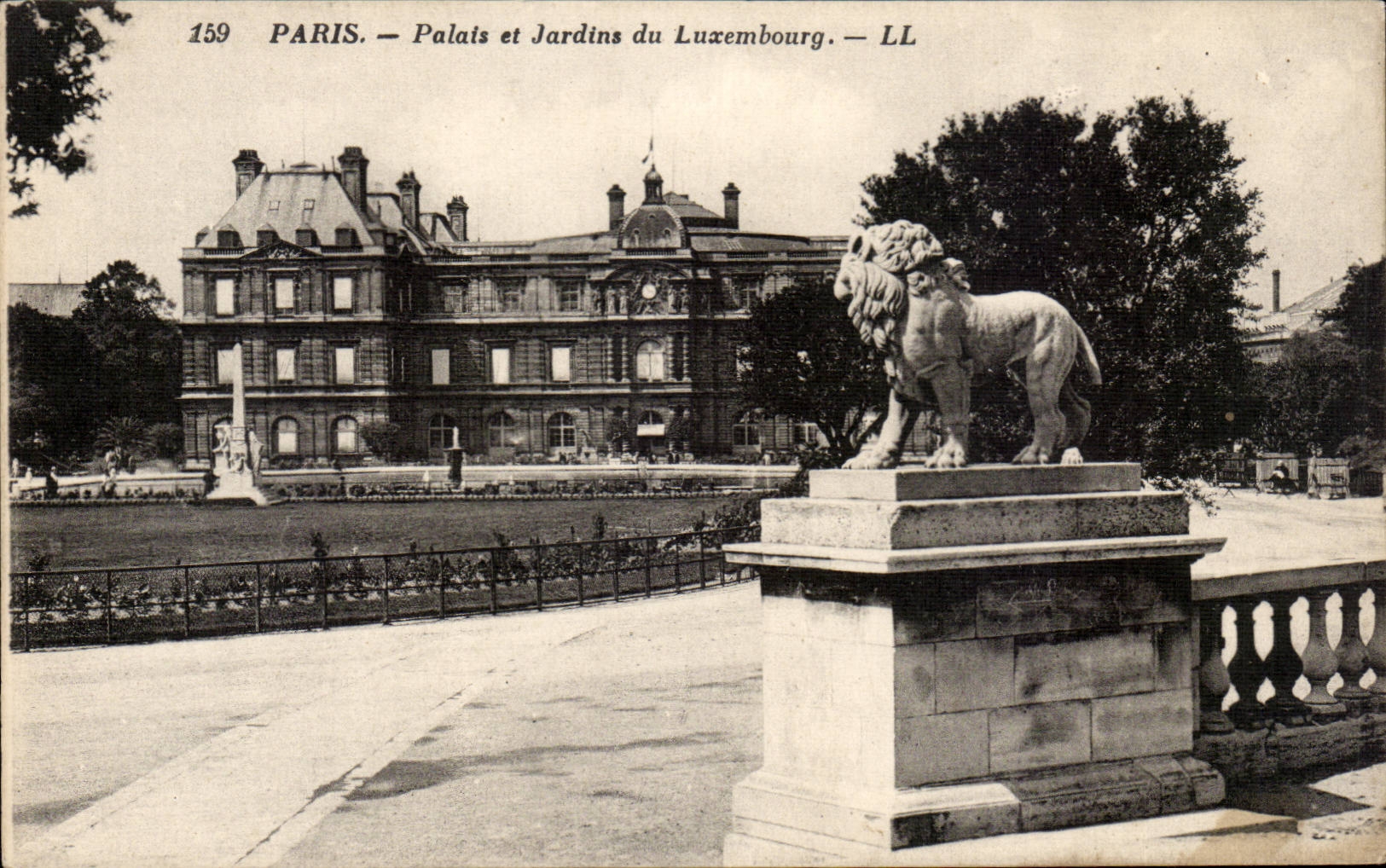 CPA Paris Palais et jardins du Luxembourg Lion 