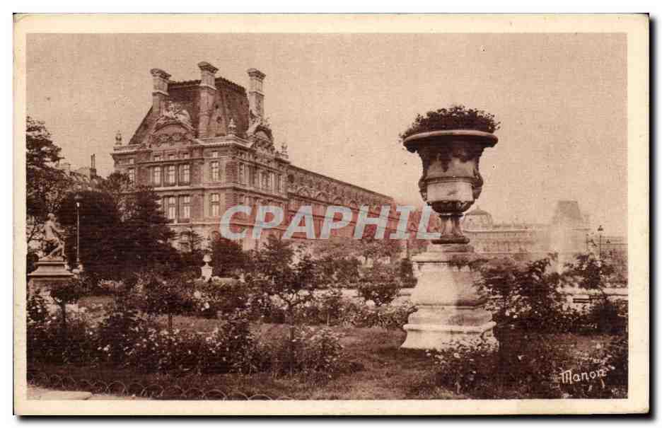 Paris CPA Le Louvre