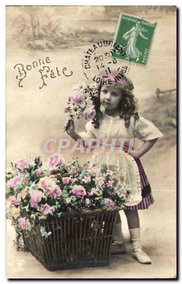 Mädchen mit Blumenkorb — Châteaubriant, Loire — Verlag nicht sichtbar