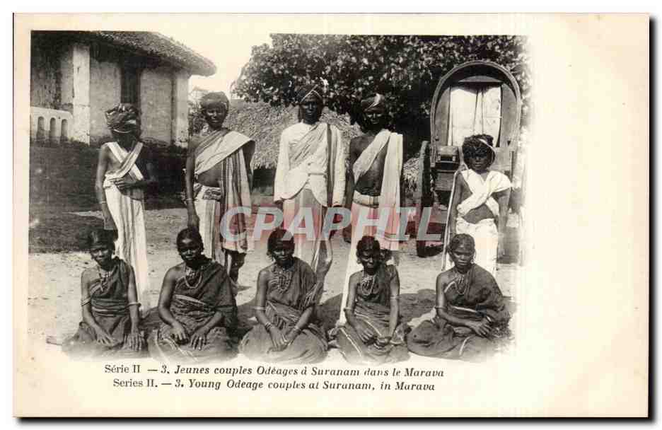 CPA Inde India Jeunes couples Odeages a Suranam dans le Marava