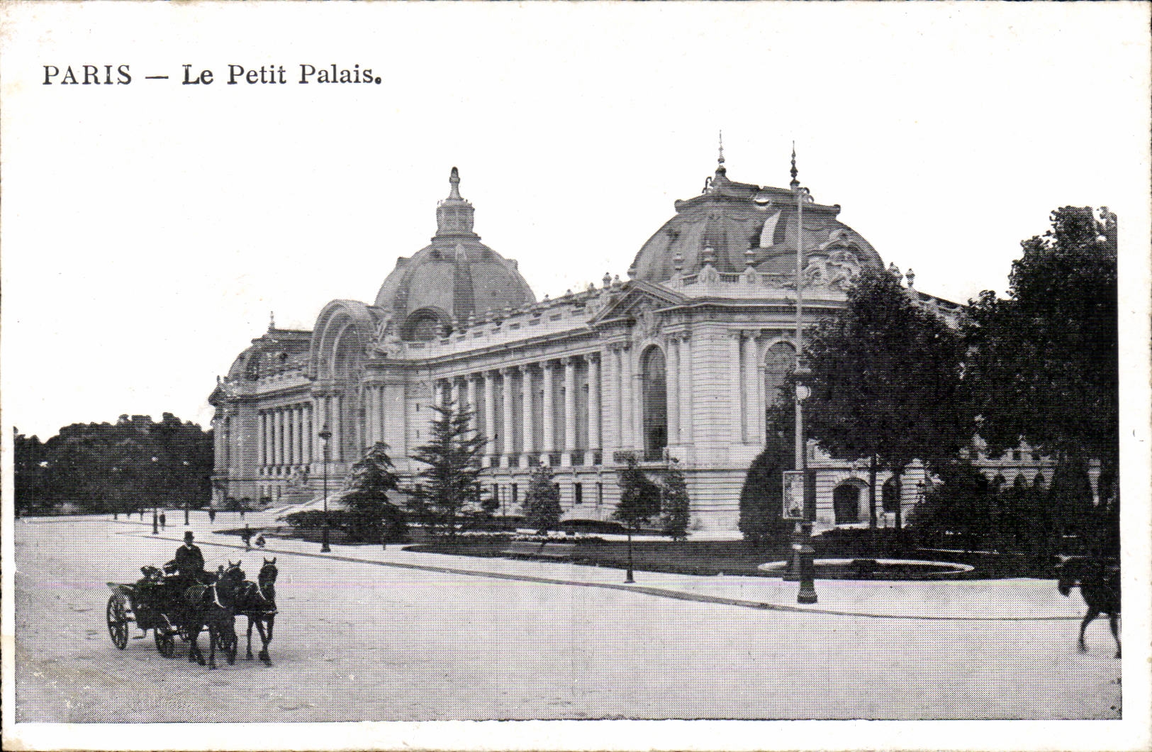 Paris CPA Le petit palais