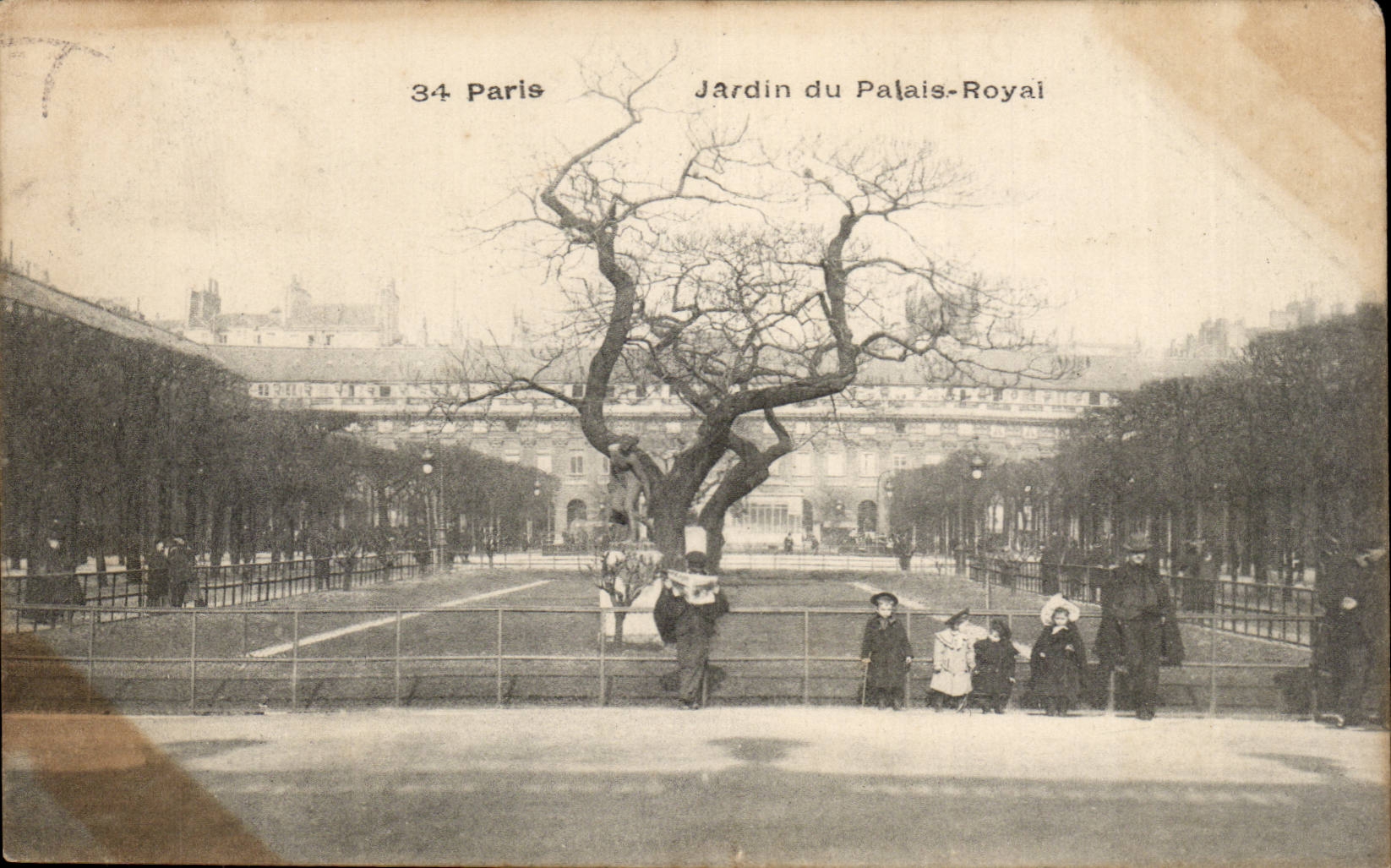 Paris CPA Jardin du palais Royal