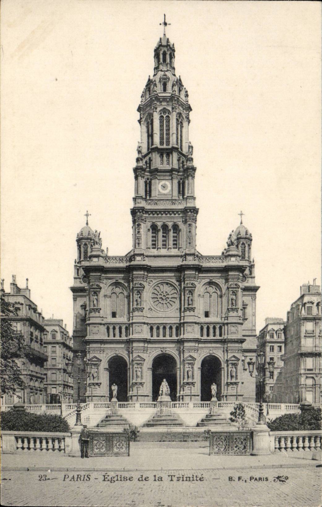 Paris CPA Eglise de la Trinite