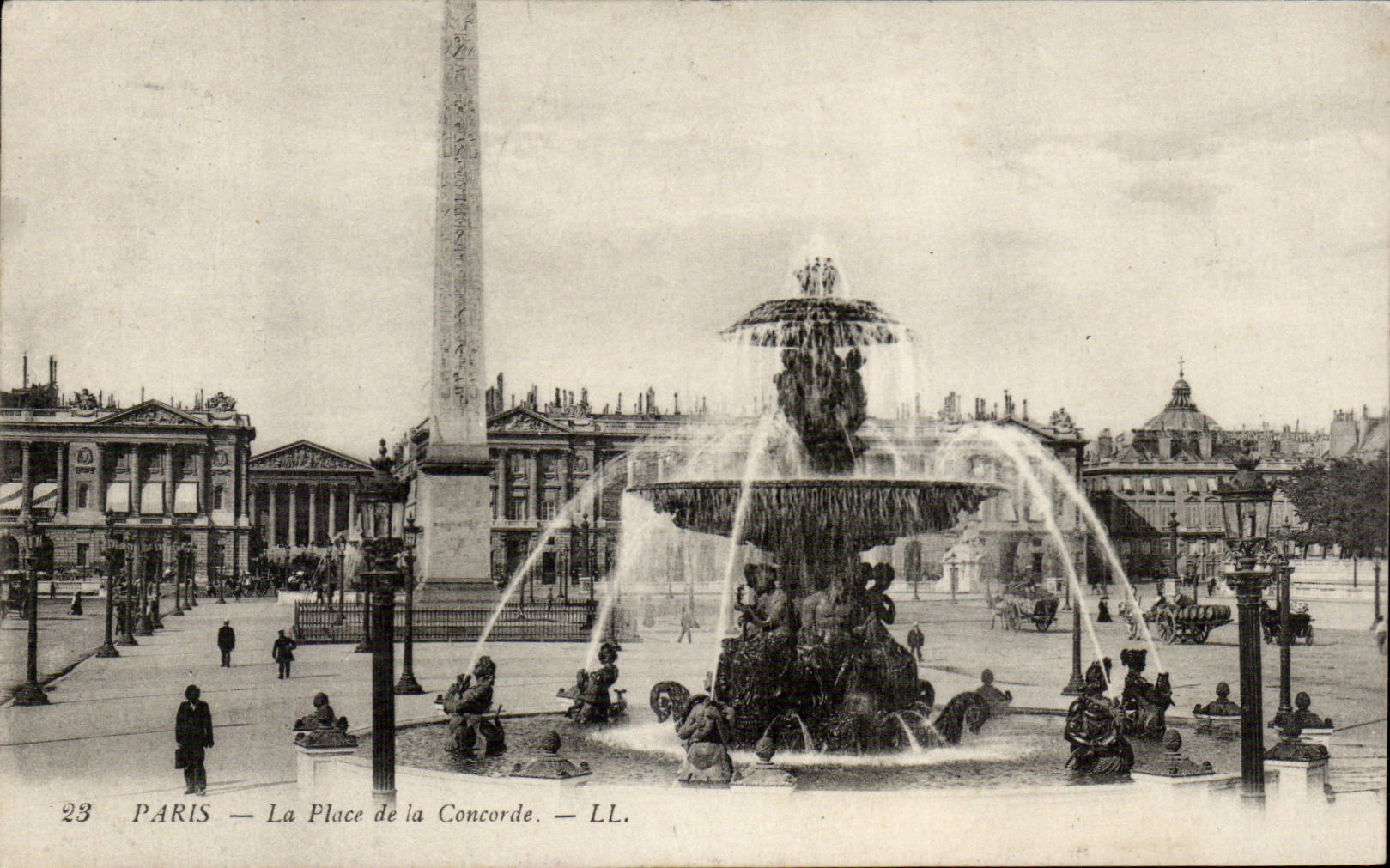 Paris CPA La place de la Concorde
