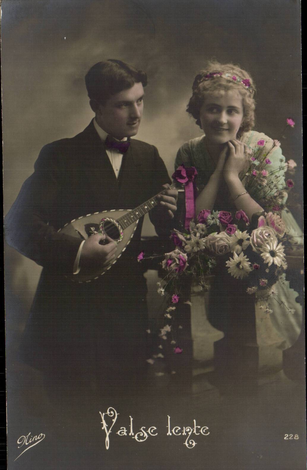 Couple en valse — photographie de studio — Nino, n° 228