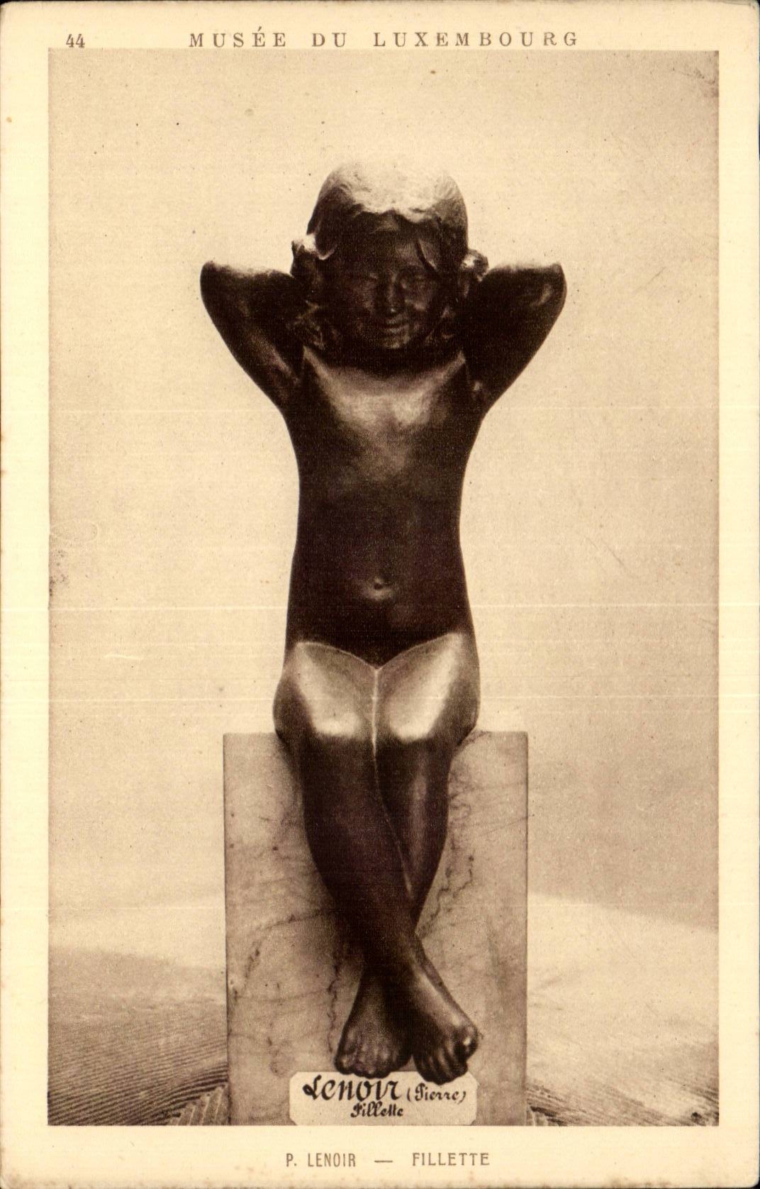 Musée du Luxembourg — Sculpture 'Fillette' de P. Lenoir — n°44