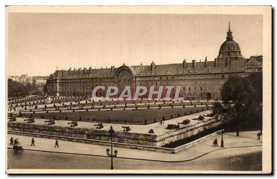 CPA Paris L'hotel des Invalides vu de l'esplanade