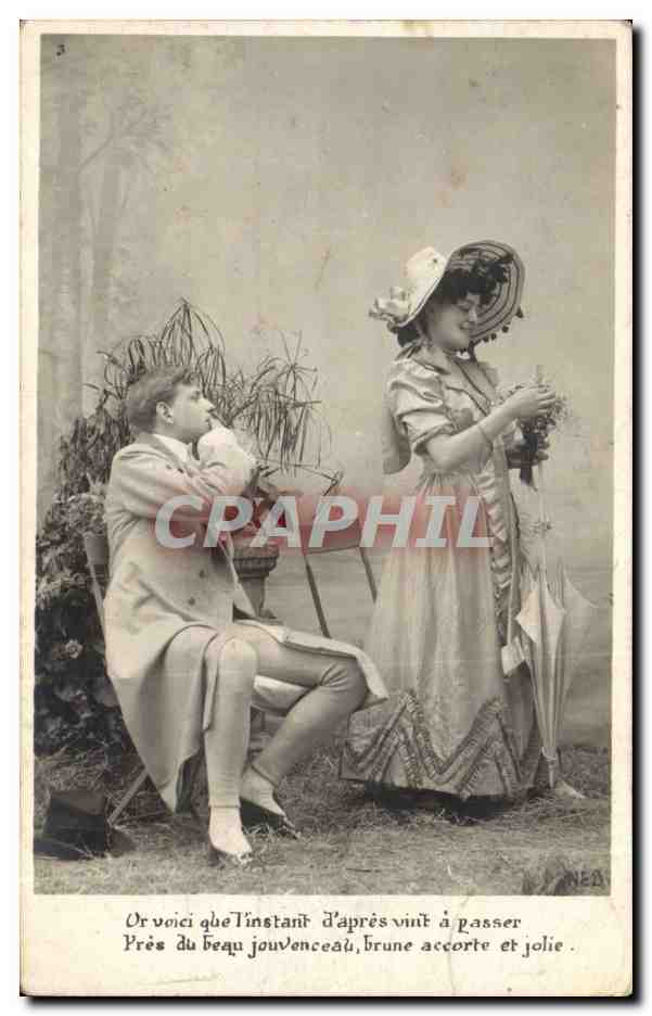 Dos jóvenes mujeres — escena de jardín — editor NED
