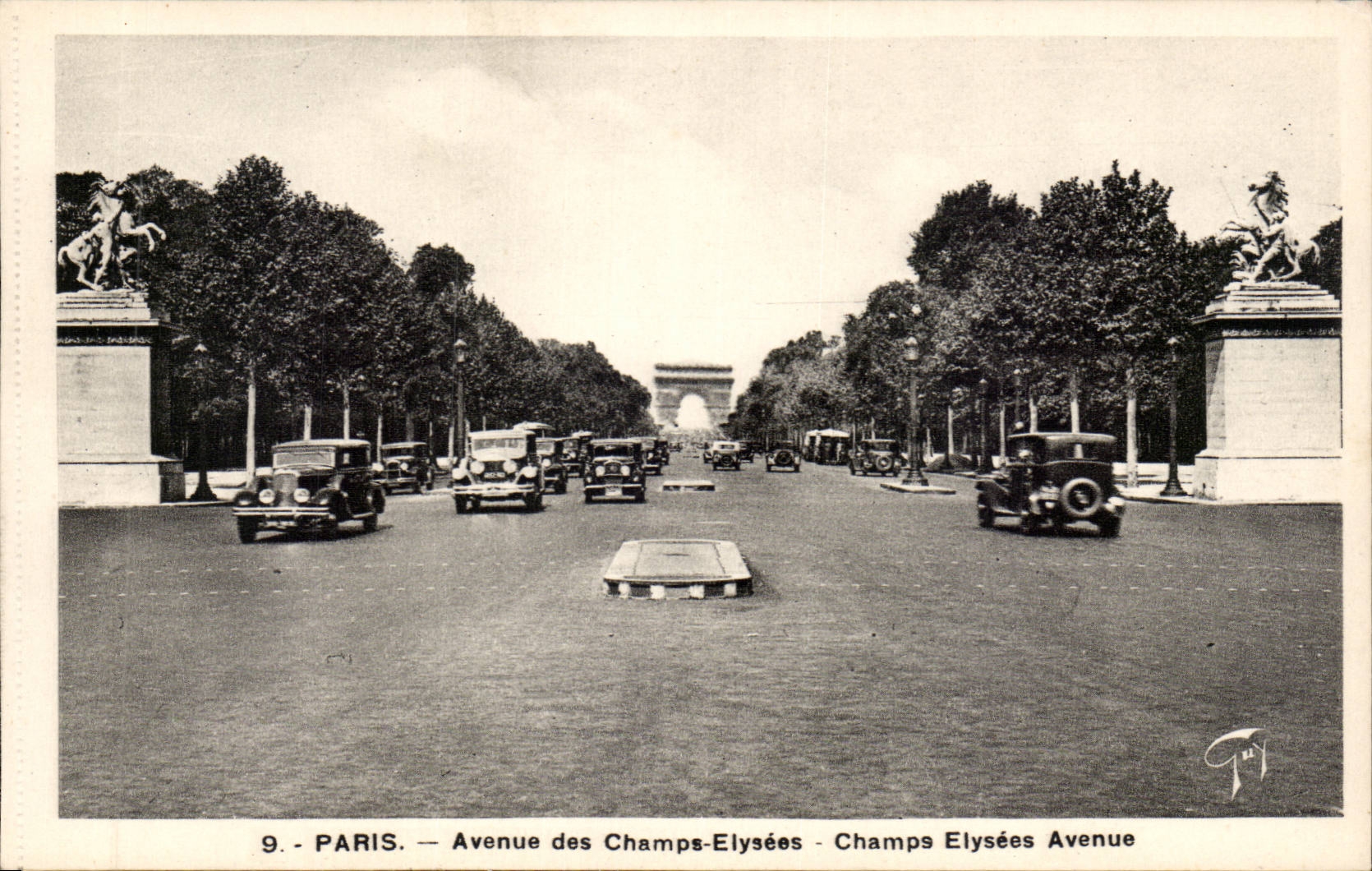 Paris CPA Avenue des Champs Elysees 