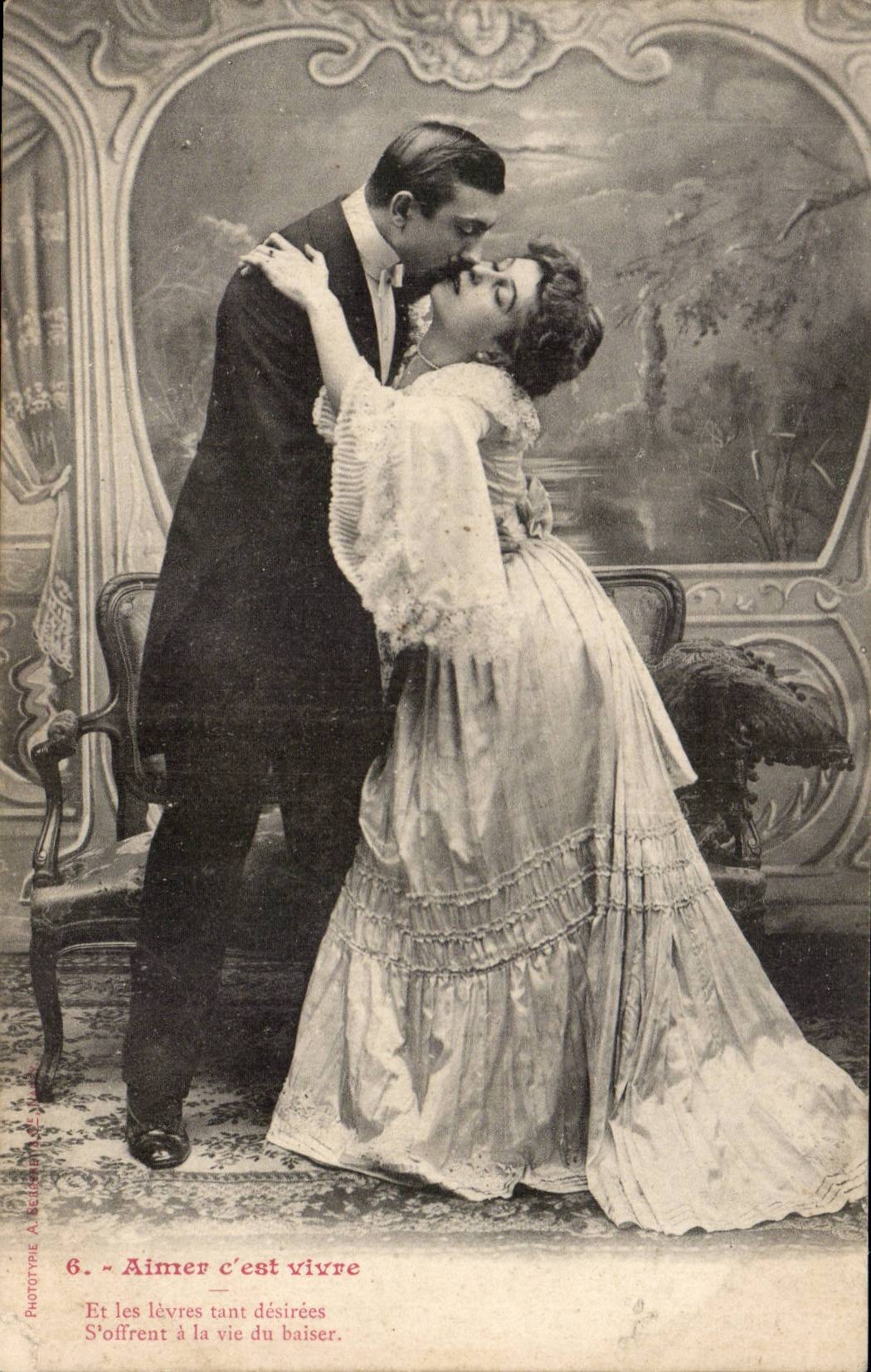 CPA Fantaisie Femme Aimer c'est vivre
