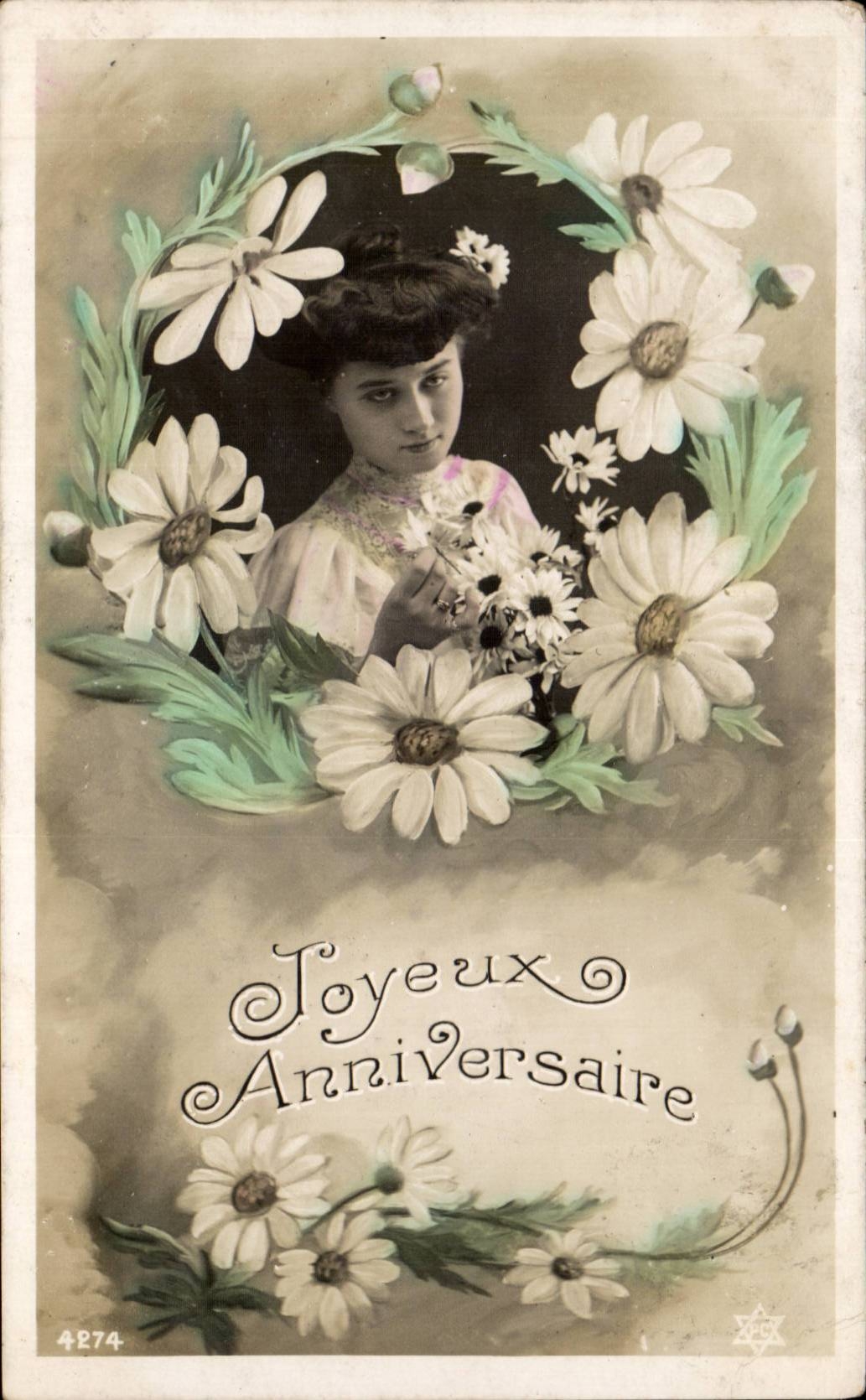 Jeune femme entourée de marguerites — Joyeux Anniversaire — série 4274