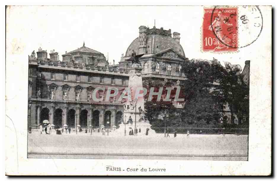 CPA Paris Cour du Louvre