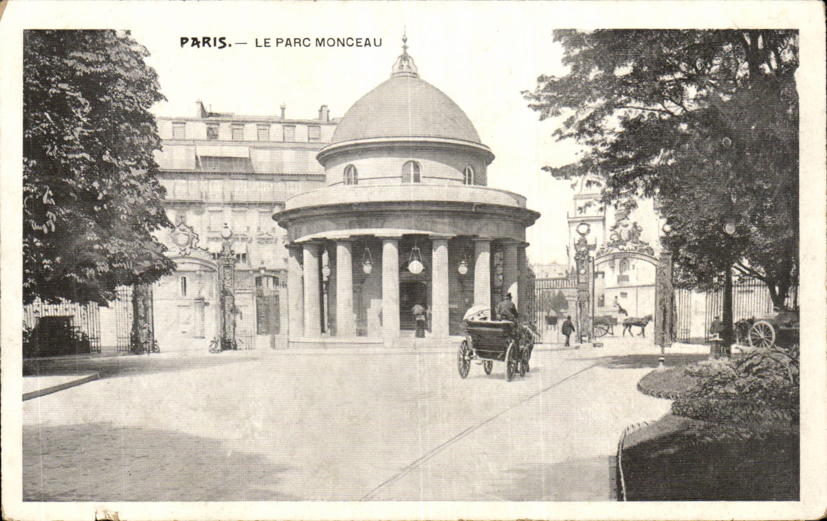 CPA Paris le parc Monceau
