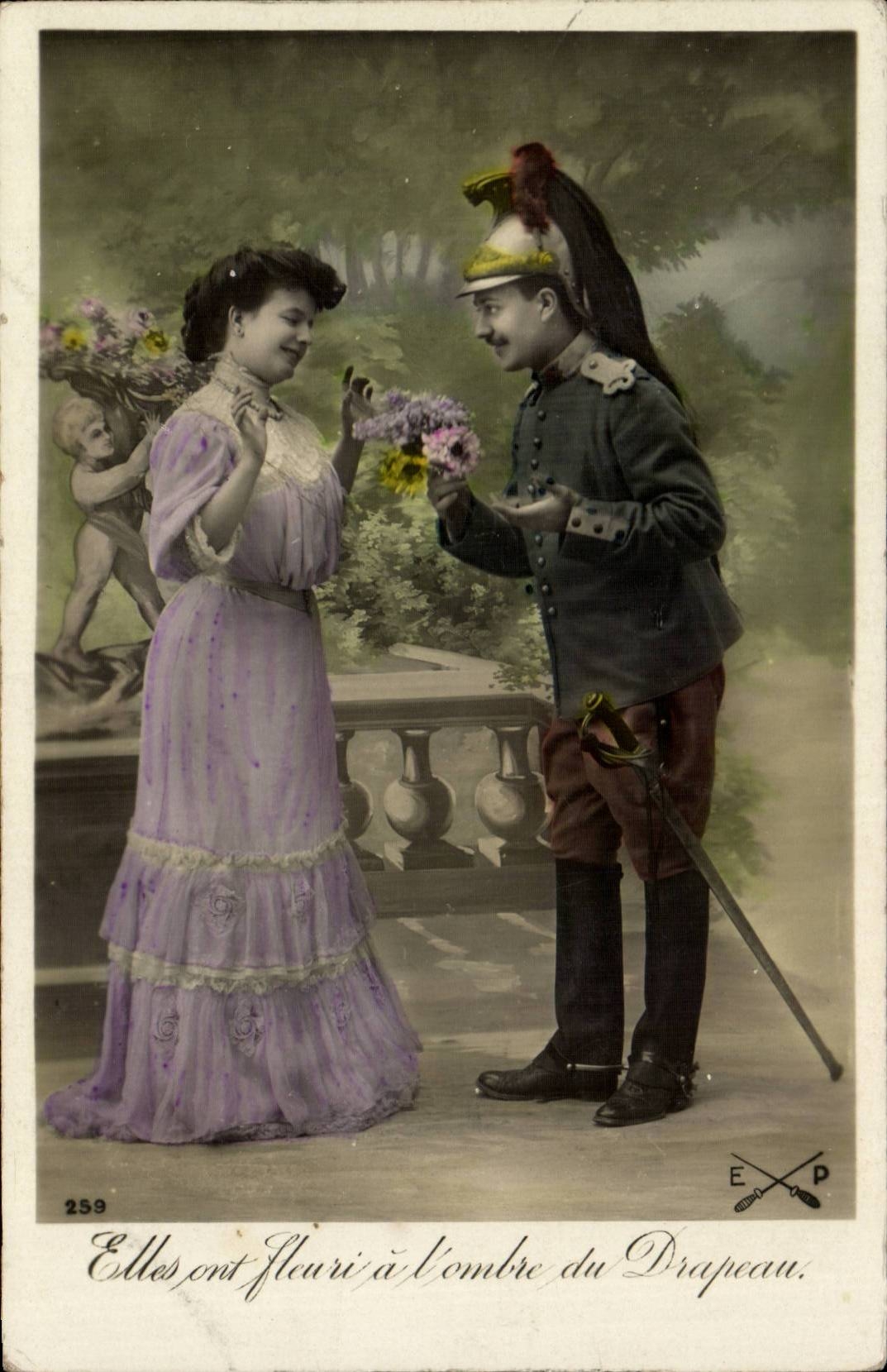Soldat offrant des fleurs à une dame — Éditeur E.P. n° 259
