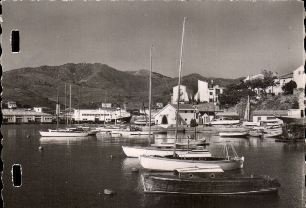 Port Vendres CPA Un coin du port de plaisance