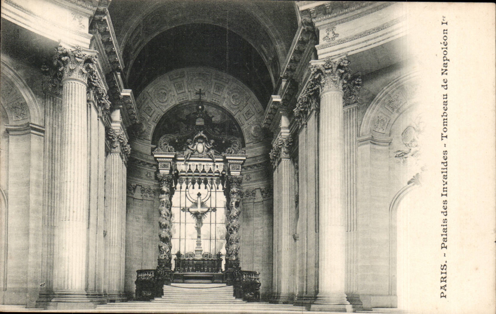 CPA Paris palais des invalides Tombeau de Napoleon 1er