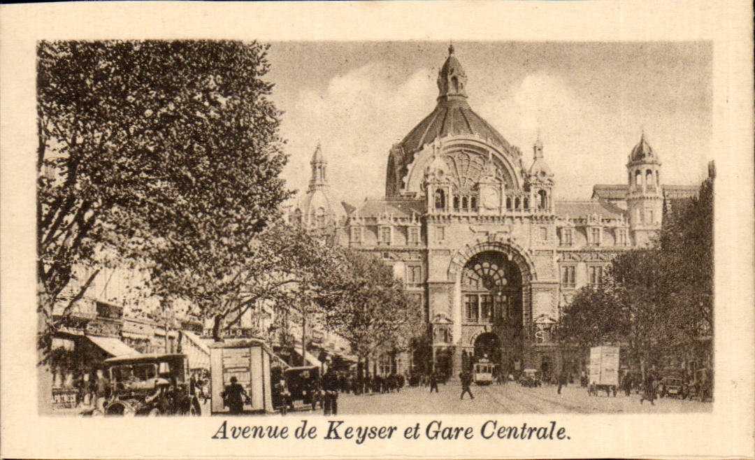Avenue de Keyser et Gare Centrale — vue de la gare avec tramway et piétons — éditeur inconnu, n° de série non visible