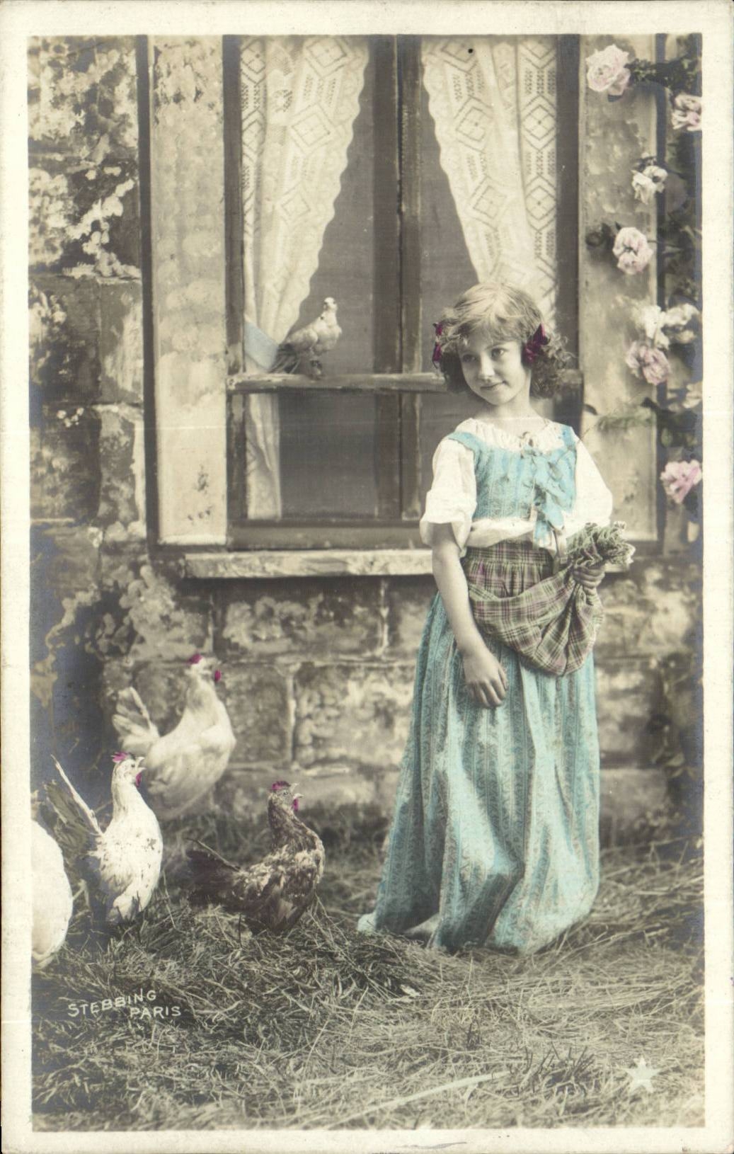 CPA Fantaisie Enfant Poules