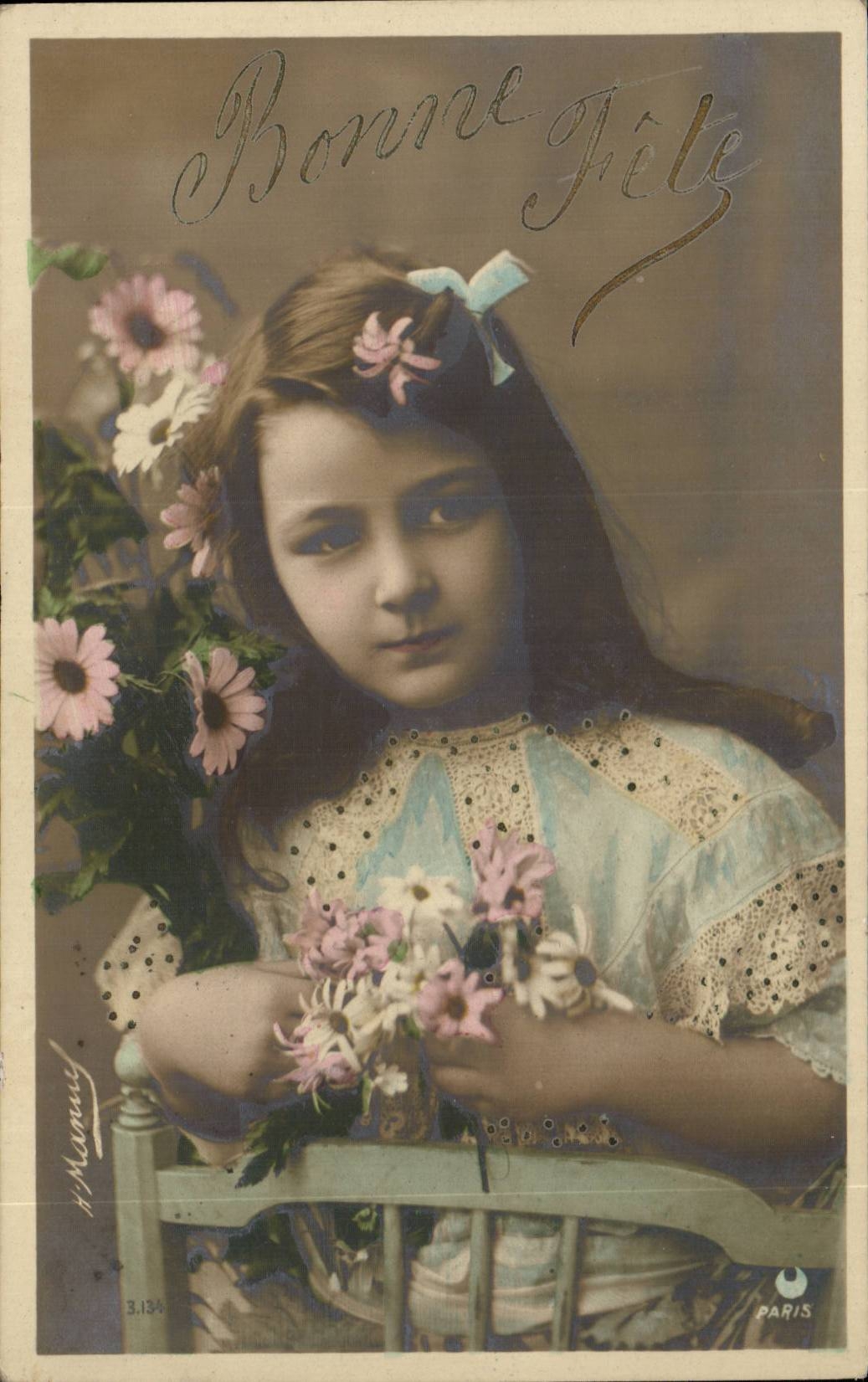 Fille avec bouquet de fleurs — Bonne Fête — édit. Munny, Paris, n° 3.134