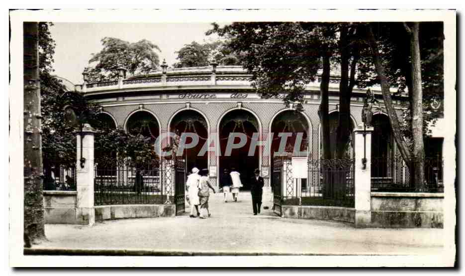 CPM Vichy Source des Celestins Entree