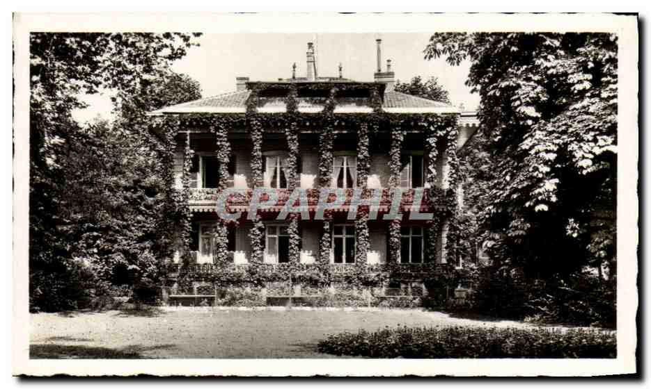 CPM Vichy Chalet de l'empereur Cote du parc