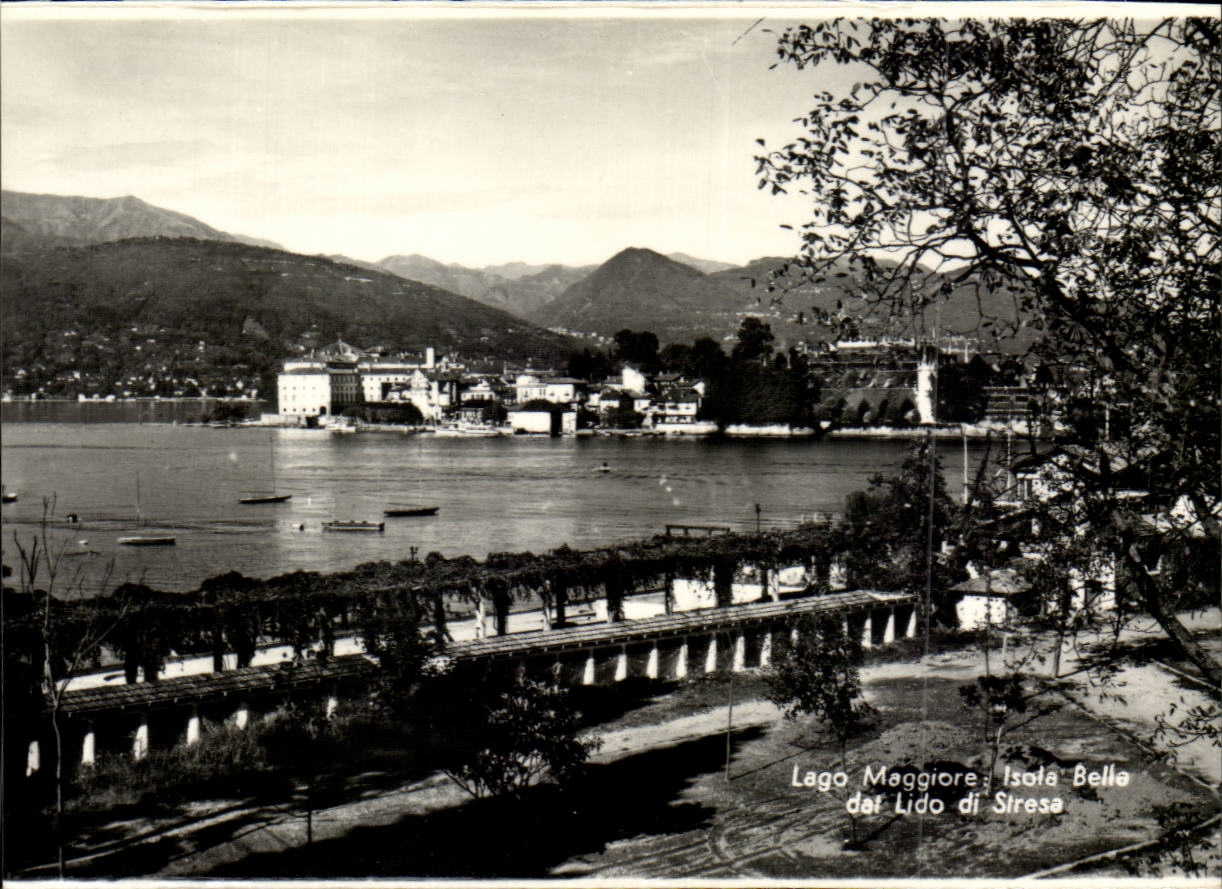 CPM Italie Italie Lago Maggiore Isola Belle dal lido di Stresa
