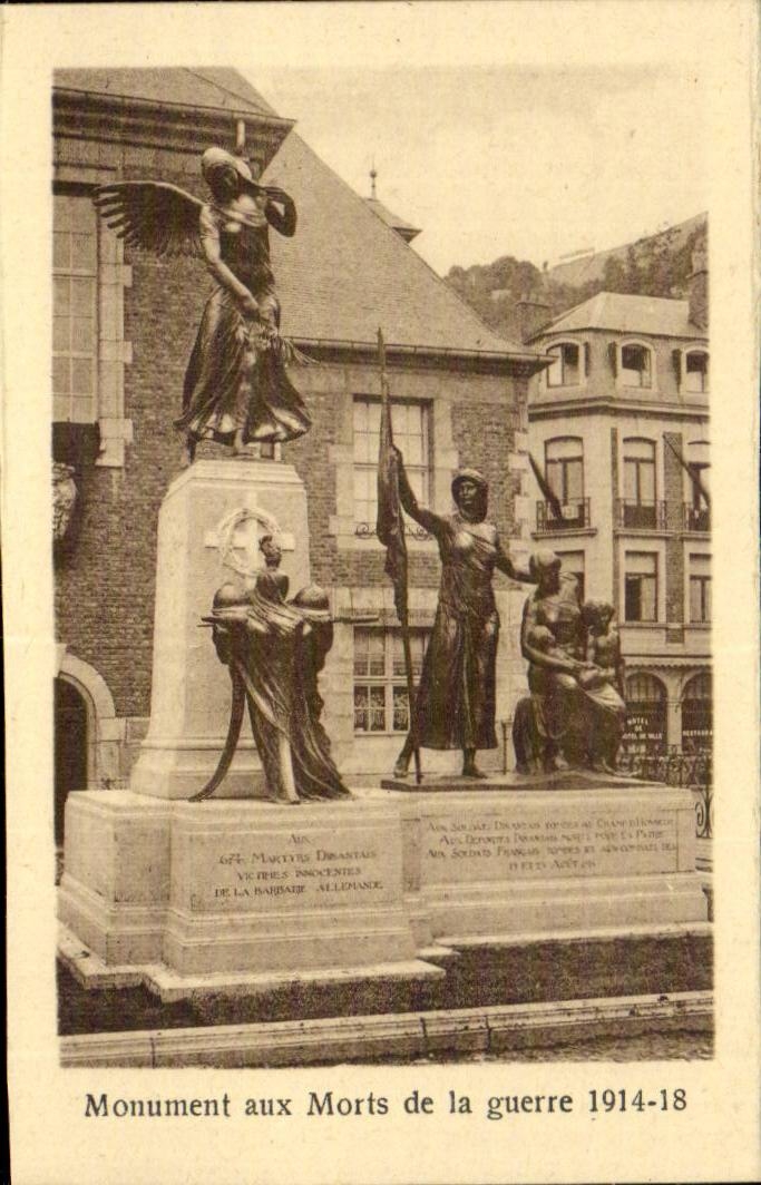 Kriegsdenkmal 1914-18 — Statue eines Engels und Soldaten — kein Verleger oder Nummer sichtbar