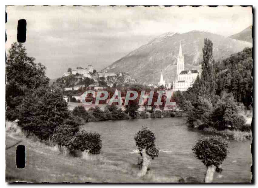 Lourdes CPM Le Gave la basilique et le chateau