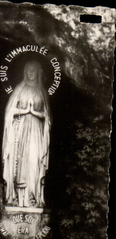 Lourdes CPM La vierge de la grotte miraculeuse