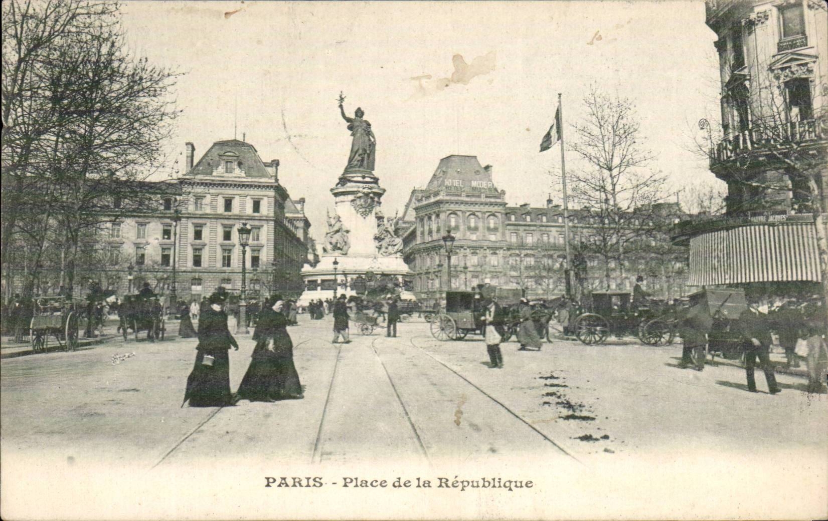 CPA Paris Place de la republique