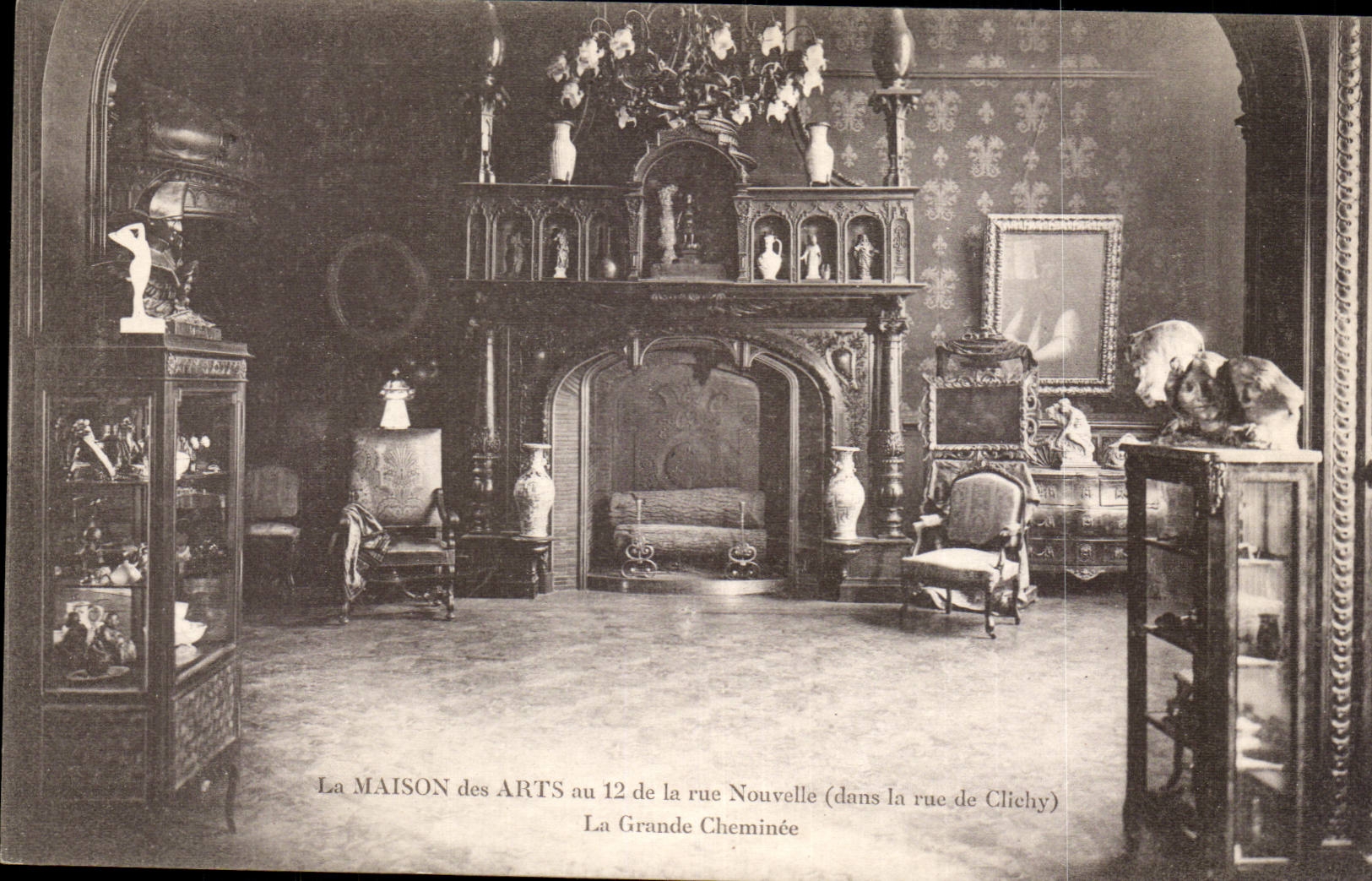 Paris CPA La maison des arts au 12 de la rue Nouvelle dans la rue de clichy La grand cheminee