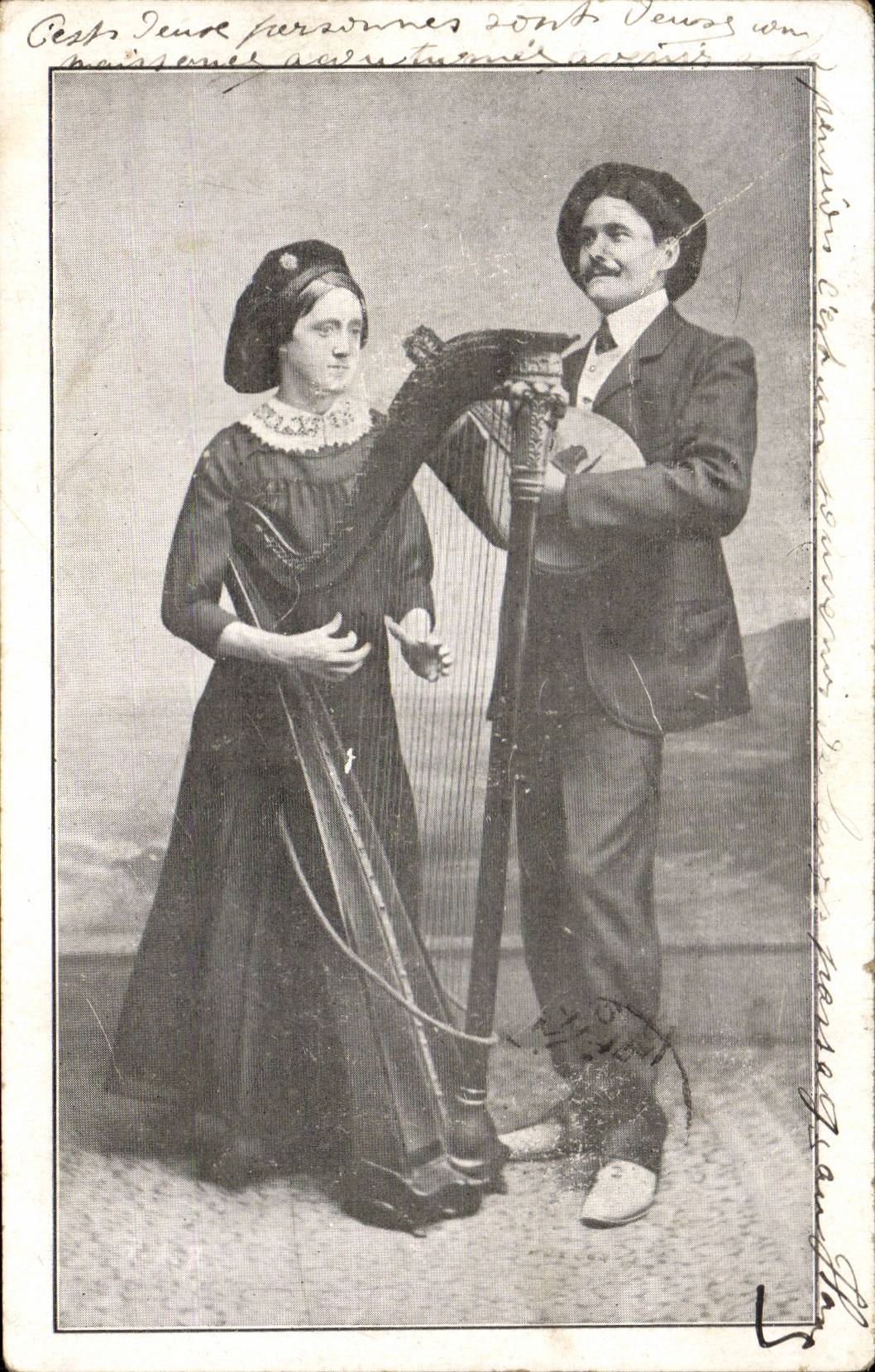Deux personnes avec harpe — photographie — éditeur inconnu