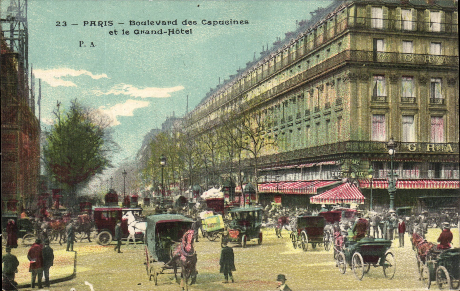 Paris CPA Boulevard des CApucines et le grand hotel