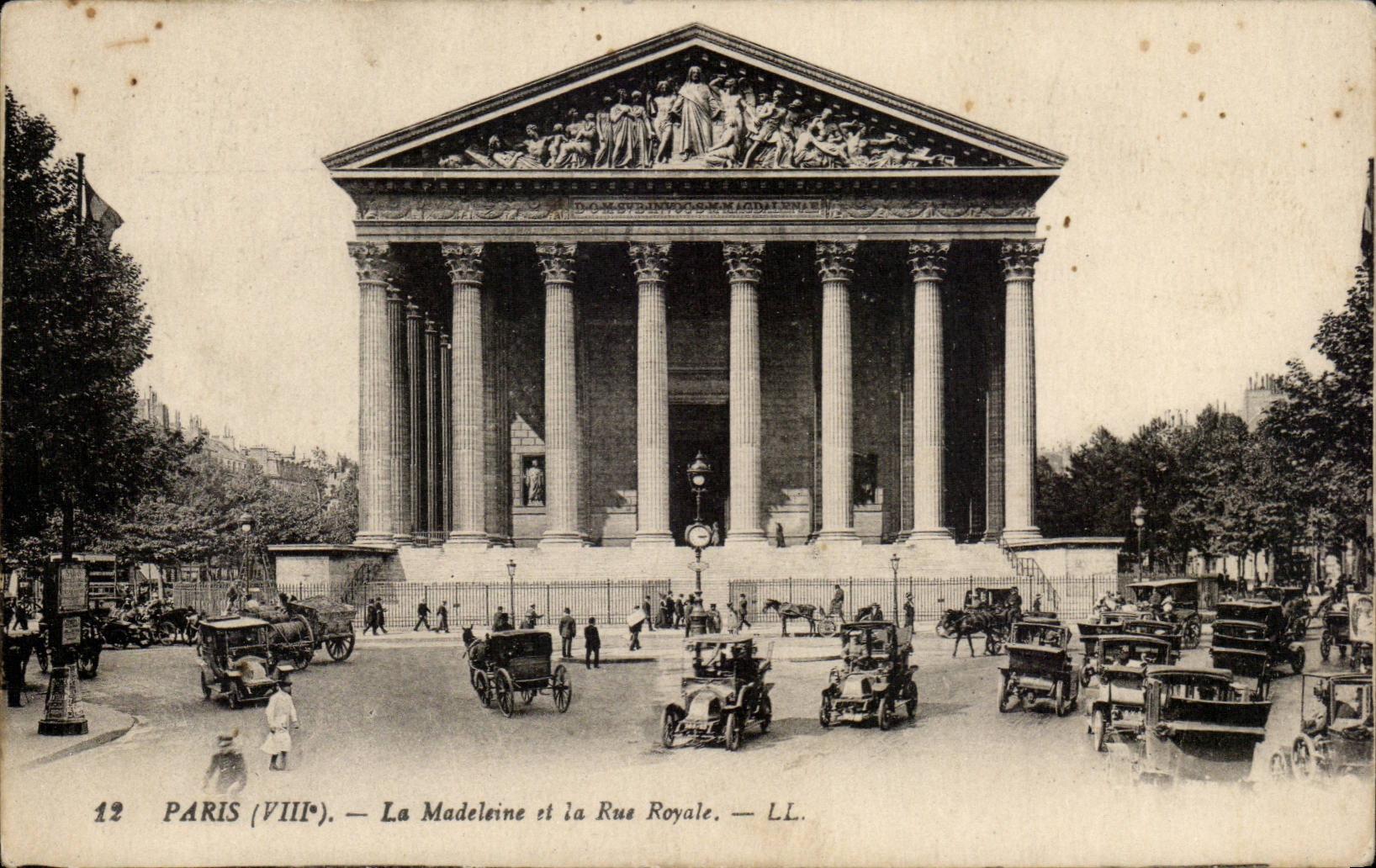 Paris CPA La Madeleine et la rue Royale