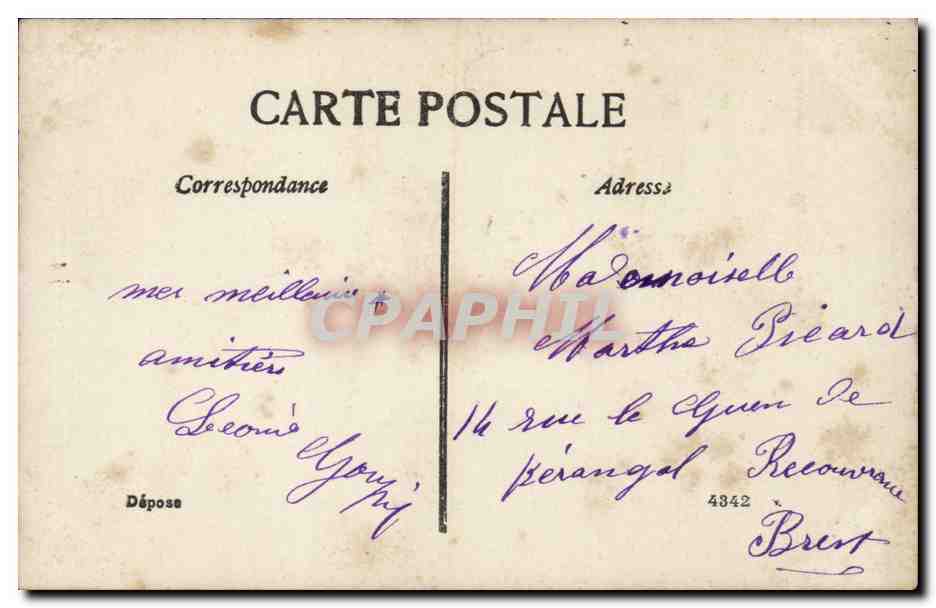 Jeune femme souriante — avec bouquet de fleurs — éditeur E.D. n°4352 — Reverso