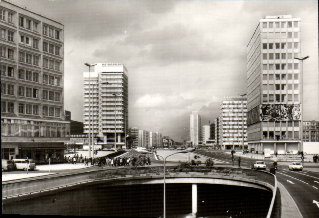 Berlin, Capital of the GDR — Autotunnel at Alexanderplatz — Foto Verlag