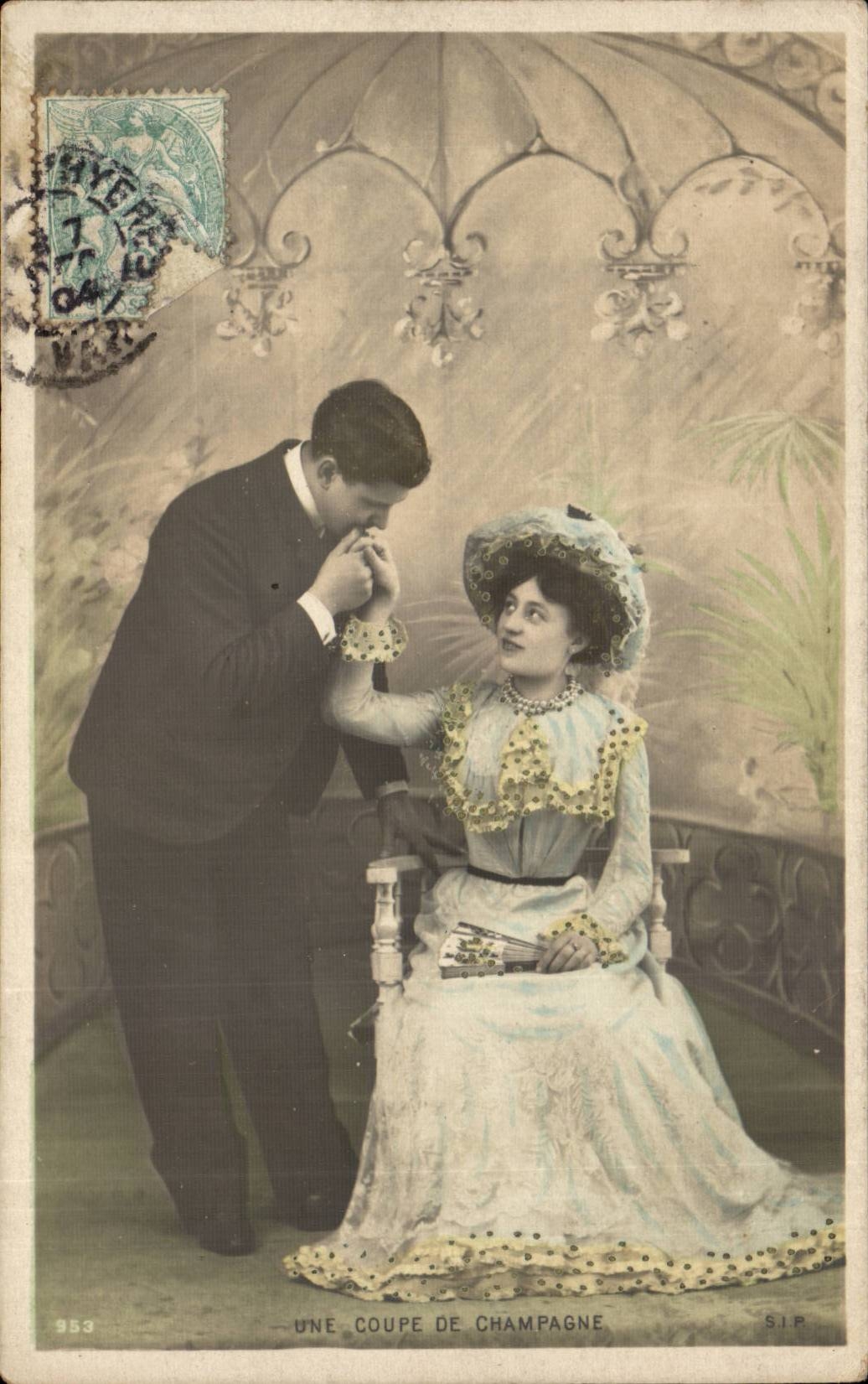 CPA Fantaisie Femme Coupe de Champagne