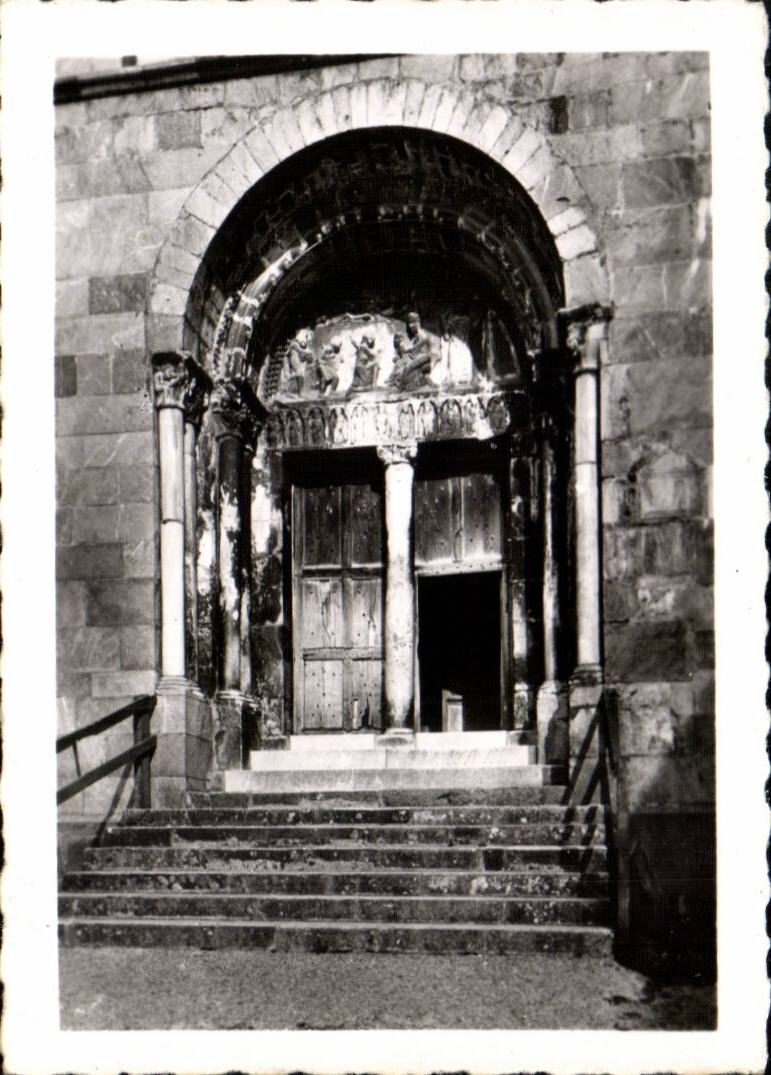 CPSM Saint Bertrand de Comminges Portail de la cathedrale
