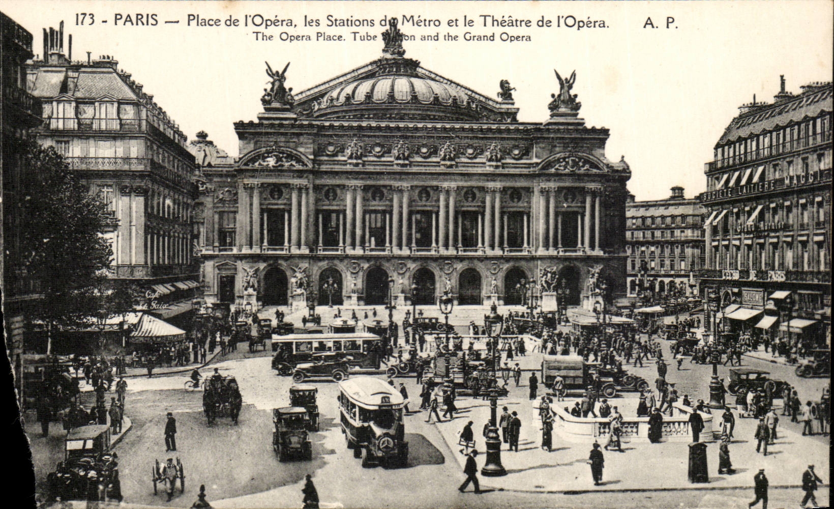 Paris CPA Place de l'opera Les stations de Metro et le theatre