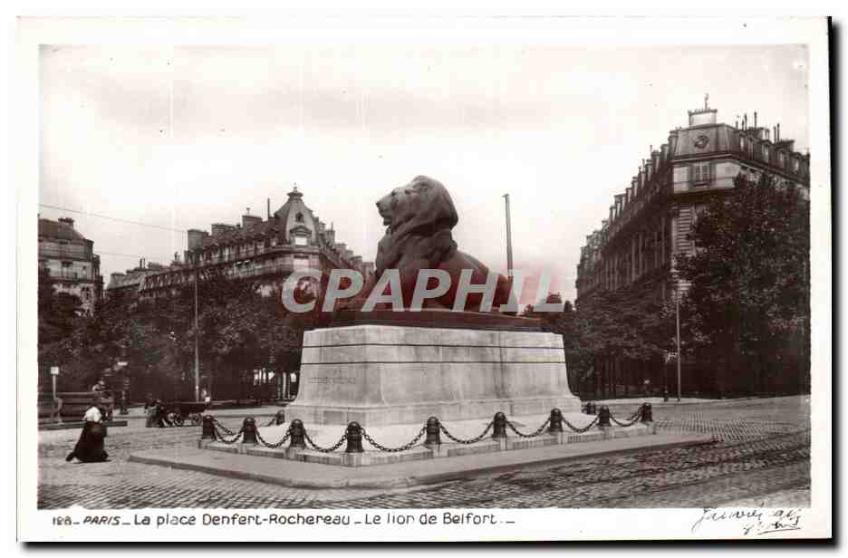 Paris CPA Place Denfert rochereau Le lion de Blefort