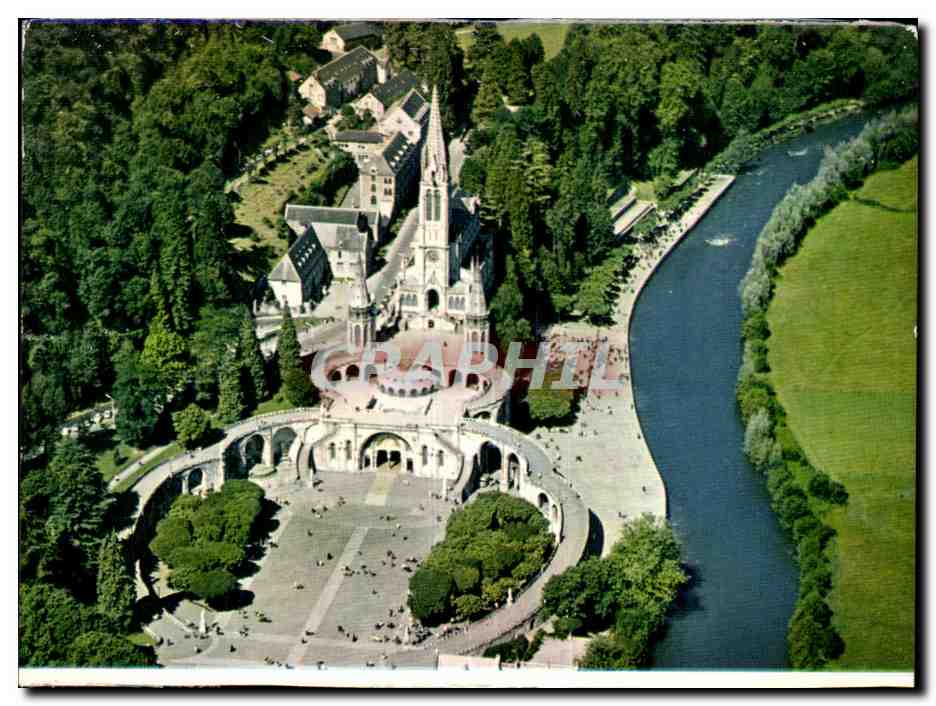 Lourdes CPA La basilique et le Gave