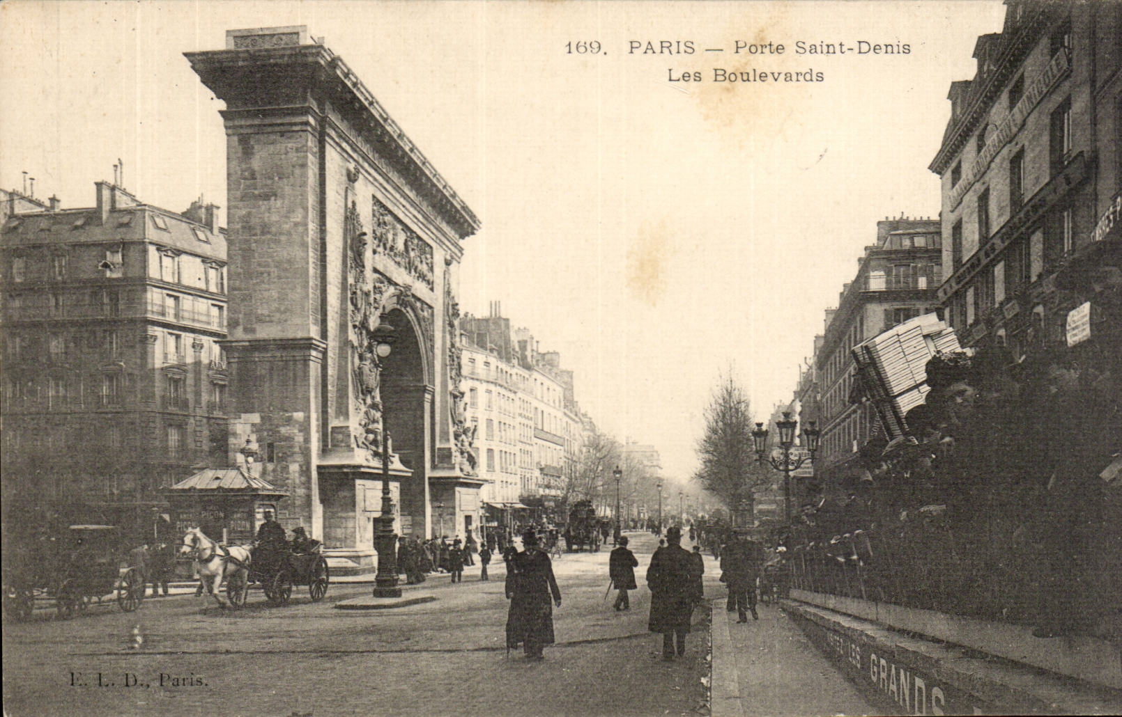 CPA Paris Porte St Denis Les boulevards