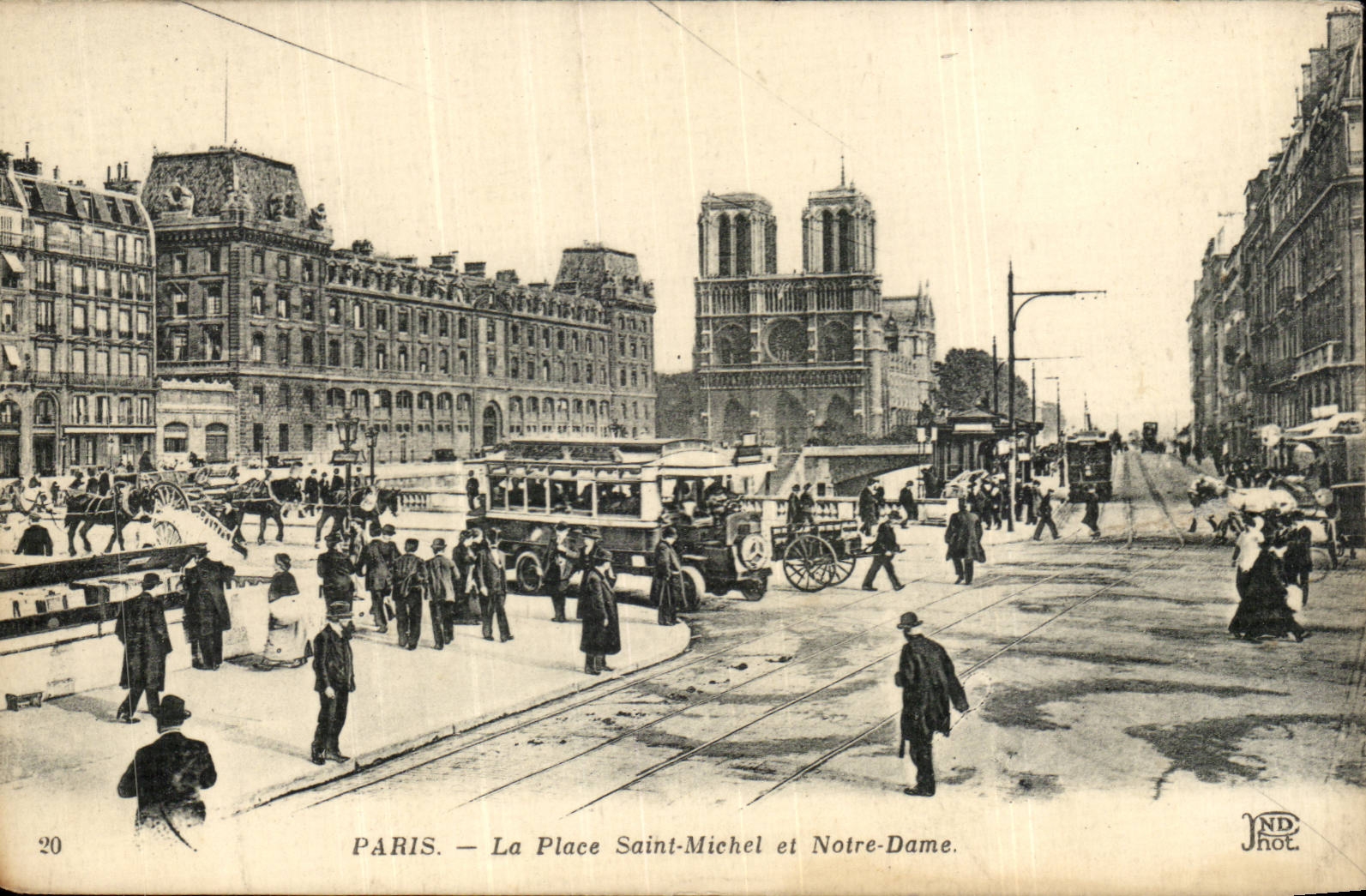PARIS — La Place Saint-Michel e Notre-Dame — JNDhot, n°20