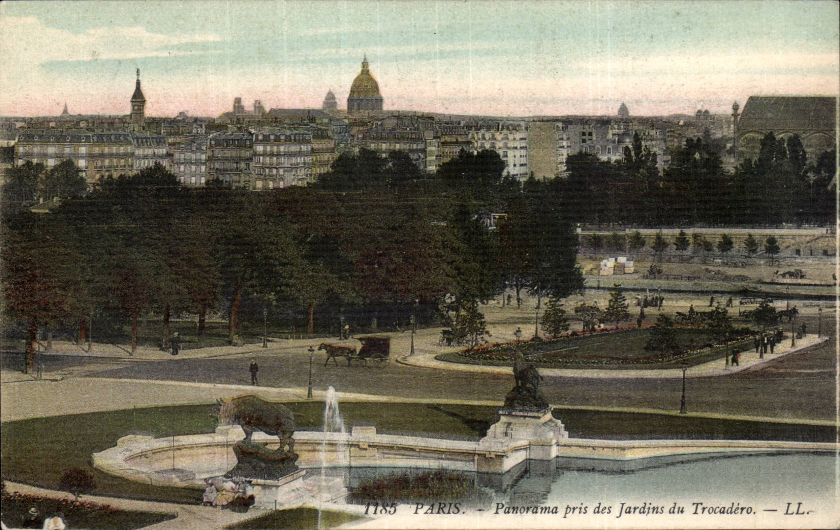 CPA Paris Panorama pris du jardin des Tuileries Rhinoceros